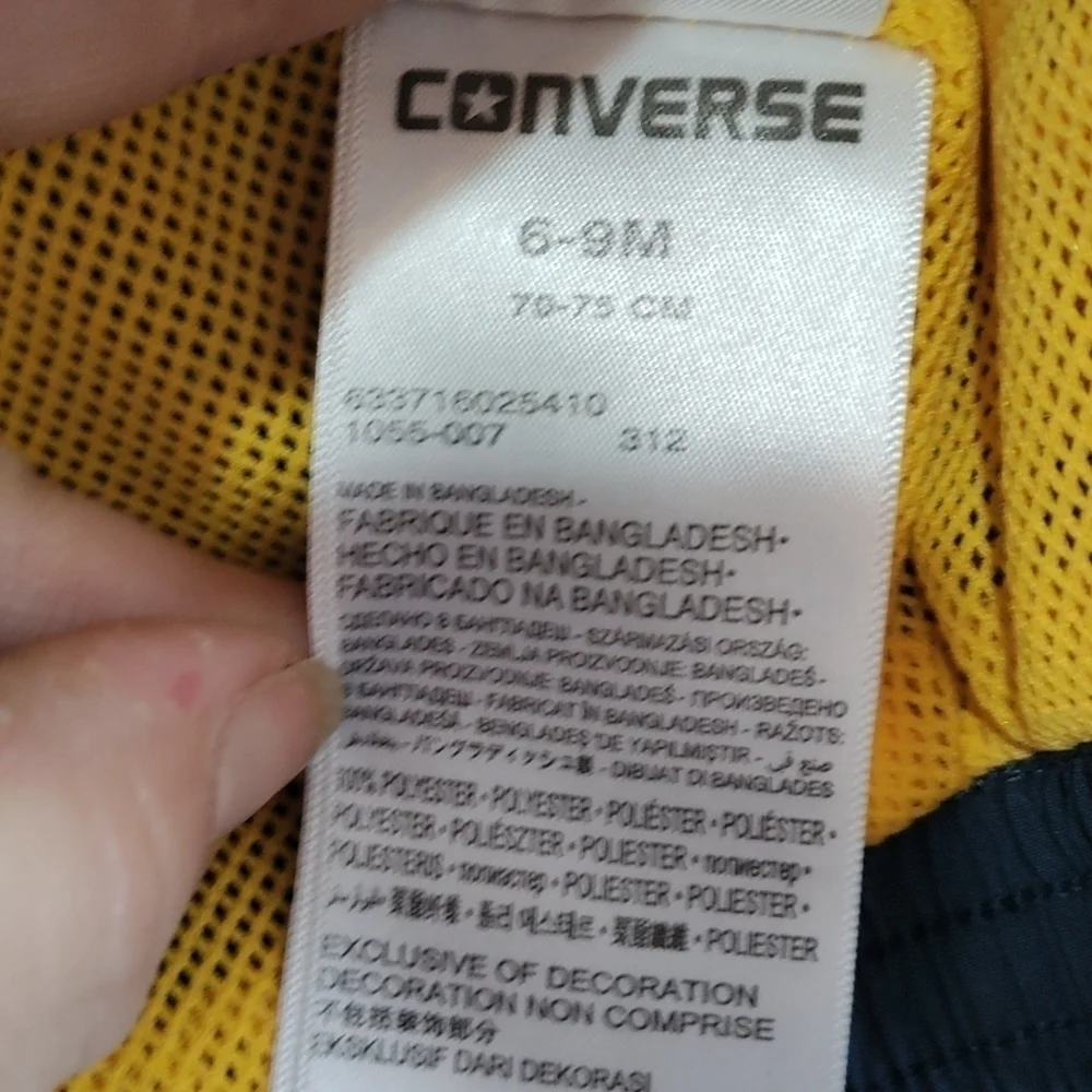 Converse baby front